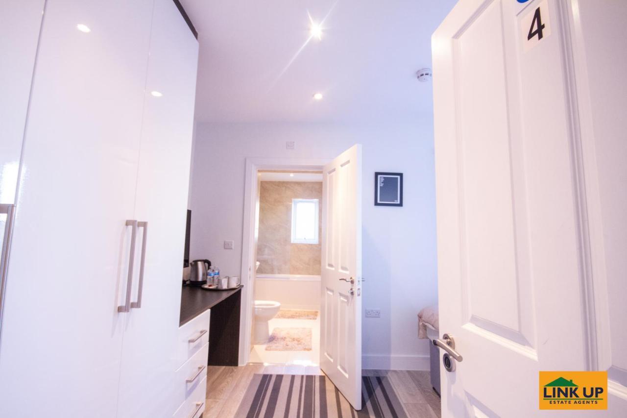 アクスブリッジ Lee'S Houseヴィラ 部屋 写真